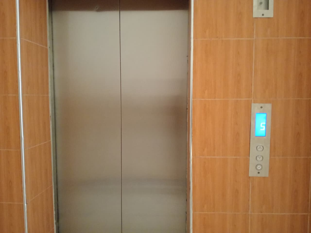Store, lift, CCTV Photo 2