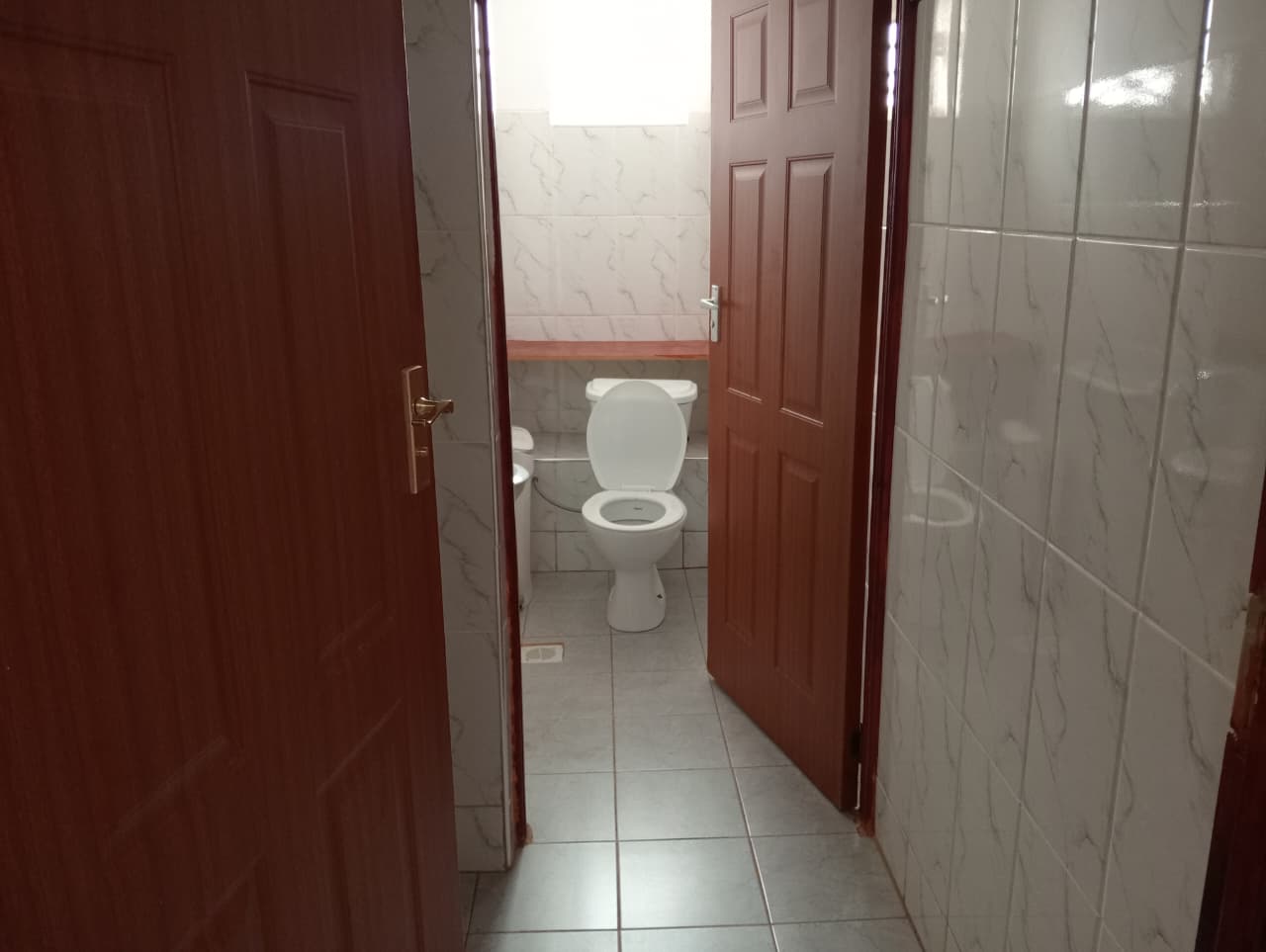 Washrooms Photo 2